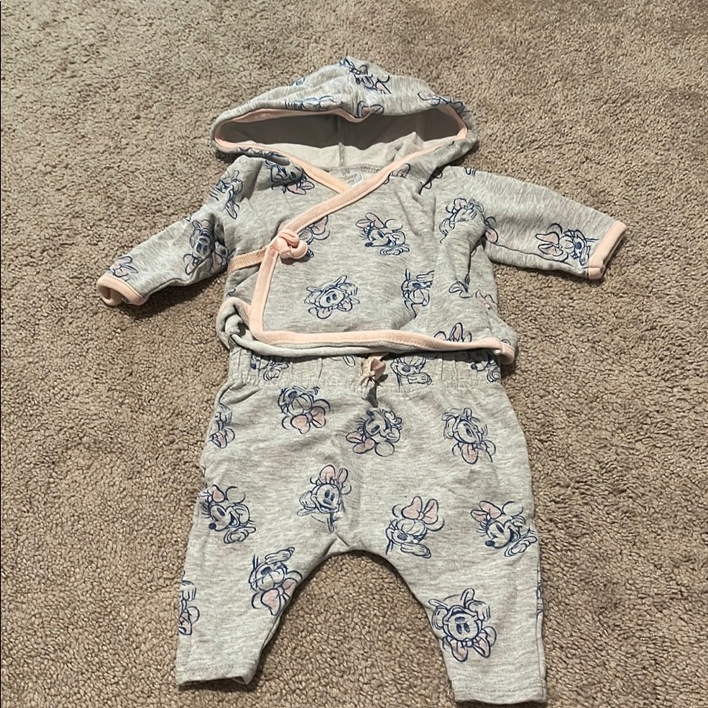 Adorable Minnie Mouse Baby Outfit